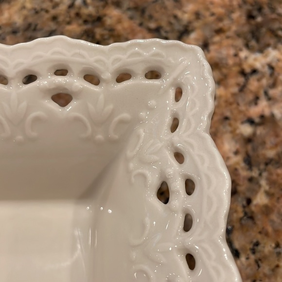 Skye McGhie Cream Lace square-ish bowl scalloped edges - Picture 4 of 6